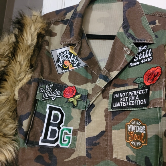 Custom Camouflage Jacket with Faux Fur Sleeves - Picture 3 of 9